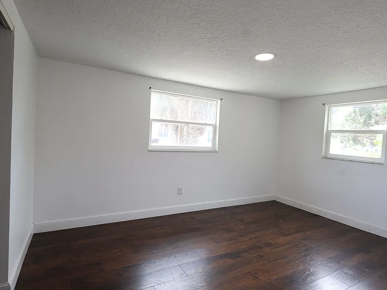 10941 Felsdale Ave — Photo 3