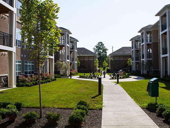 3rd image of 521 Kamilah Ln