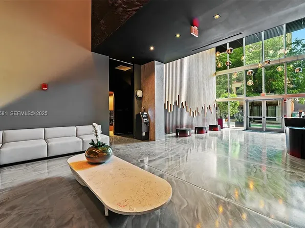 151 SE 1st St, Miami, FL