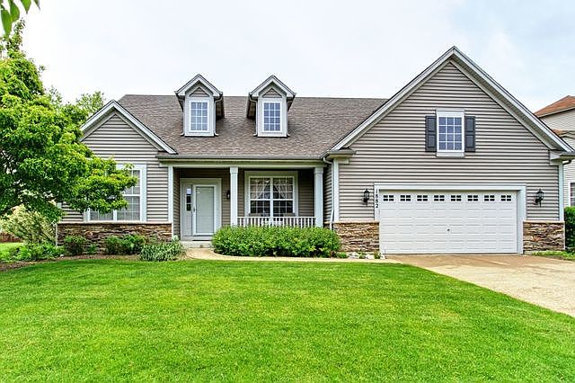1st image of 1882 W Broadsmore Ln