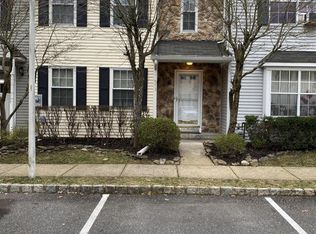 573 Davids Ct, Lakewood, NJ 08701