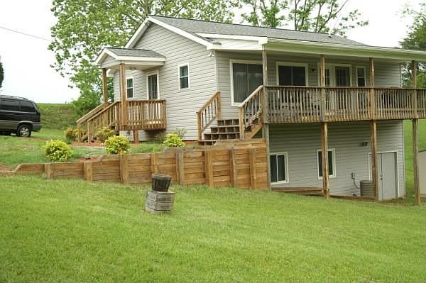 2nd image of 141 Hillcrest Heights Dr