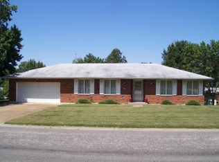 117 Glendale Dr, Columbia, IL 62236