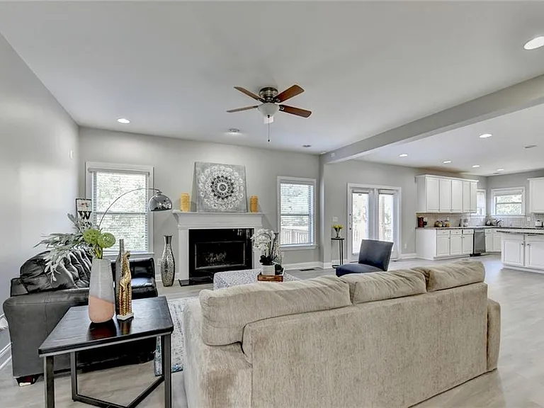 4805 Shelbourne Dr — Photo 16