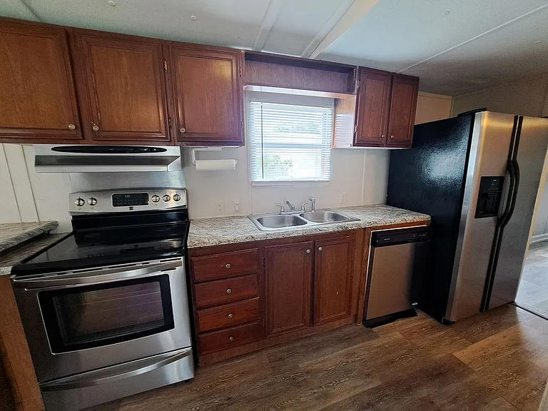 2821 Hillcrest Ave #8 — Photo 6