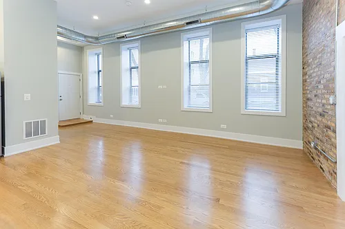 2057 W Dickens Ave #1N Photo 1