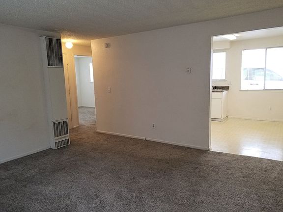 4th image of 3508 Woodside Dr #1