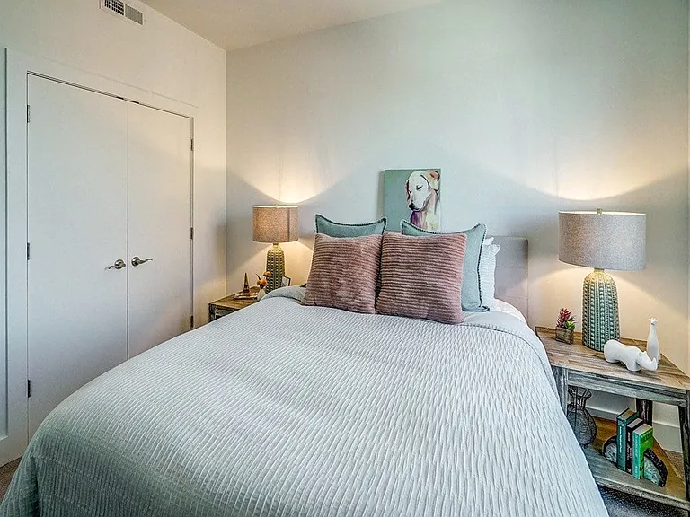 Riverside Village Apartments — Photo 61
