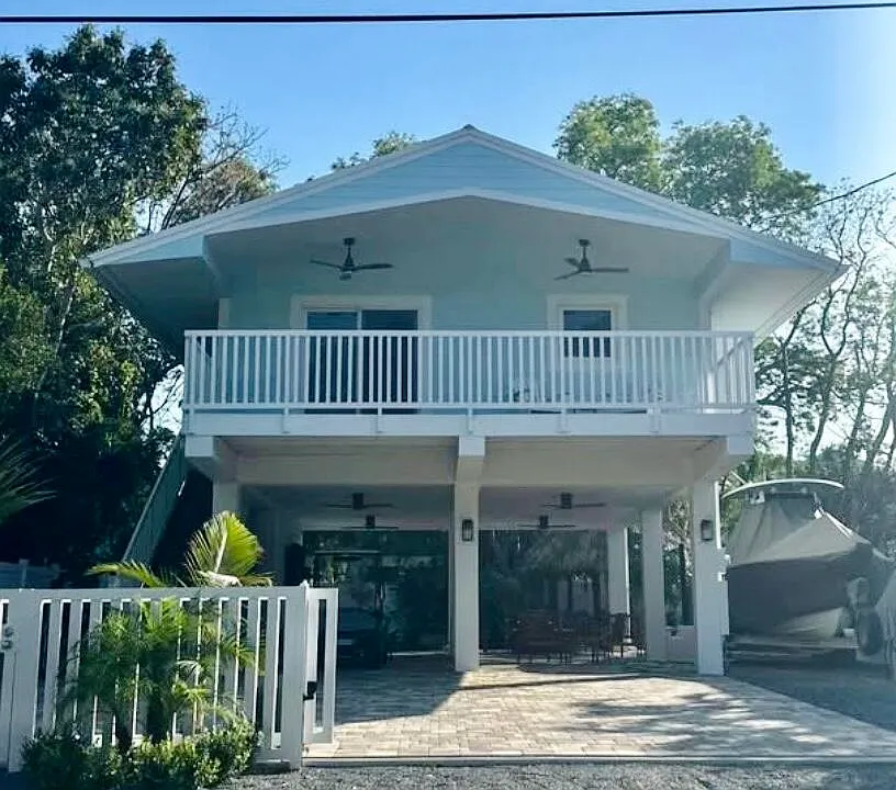 106 Mangrove Ave