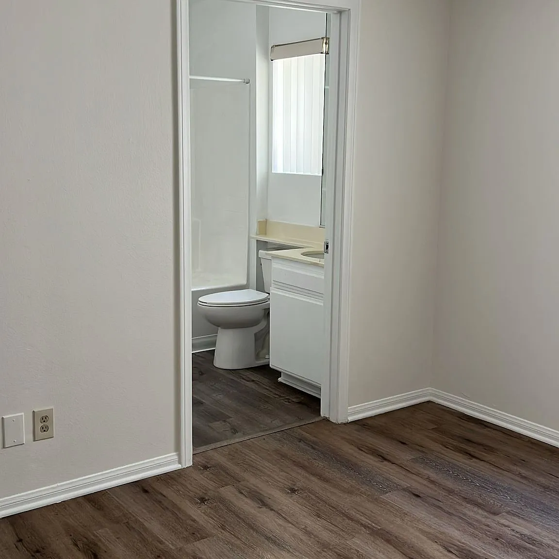 2 bed, 950 sqft, $2,795 — Photo 3