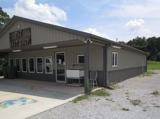 1005 W Gaines St, Lawrenceburg, TN 38464