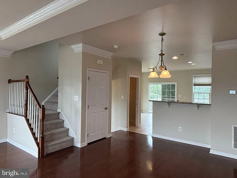 301 Klee Dr — Photo 4