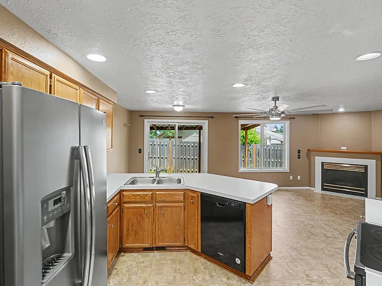 1075 Mildred Ln SE — Photo 24
