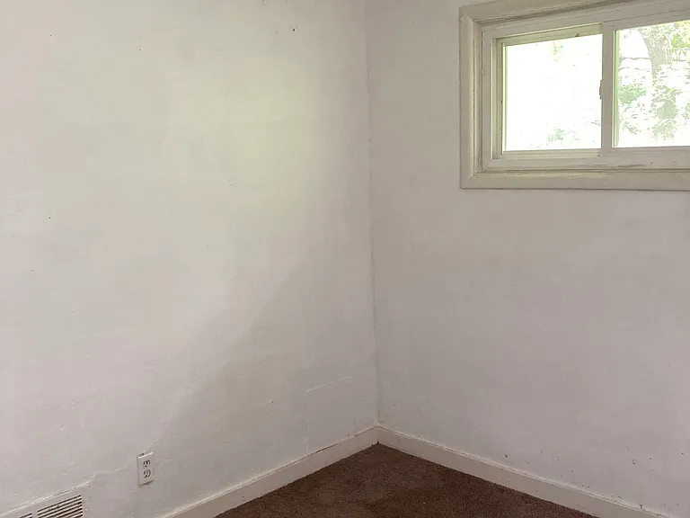 168 Graham Rd — Photo 11