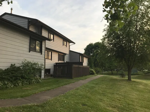 6856 Grenwich Ln N, Oakdale, MN 55128