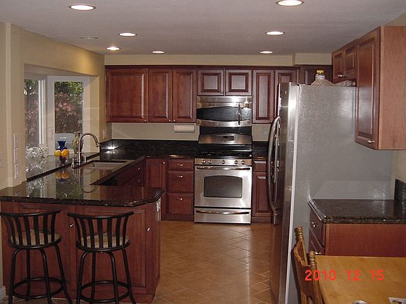 NEW Kitchen, granite/SS