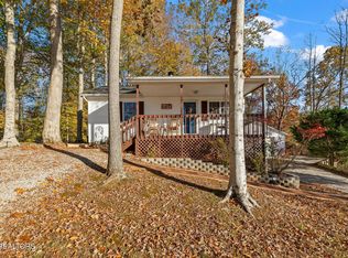 107 Lakeview Spur, Byrdstown, TN 38549