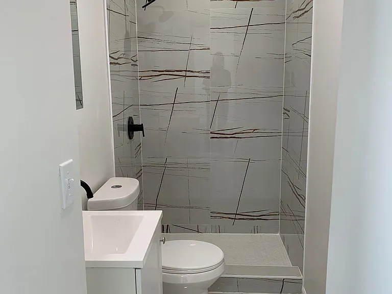 13 Brinsmaid Pl #4 — Photo 4