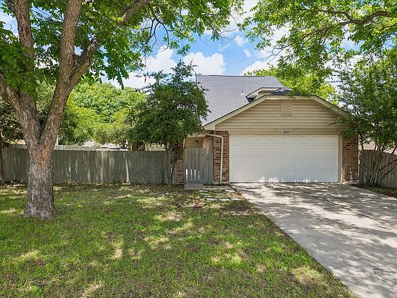 2nd image of 1020 W Hills Ter