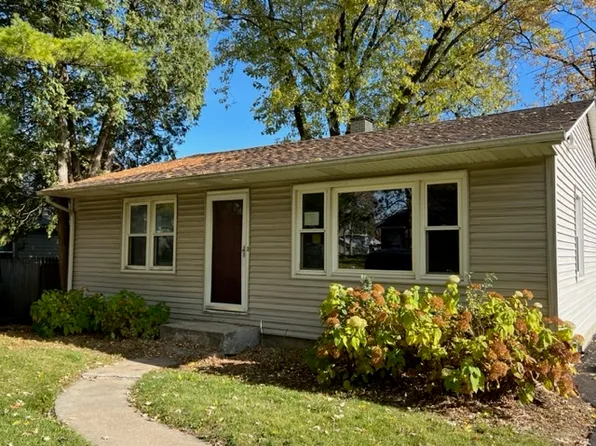3903 N Park St, Westmont, IL 60559