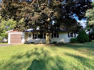 3504 Summit Dr, Valparaiso, IN 46383