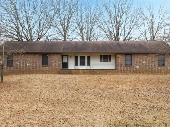 5636 Bethania Rd, Pfafftown, NC 27040