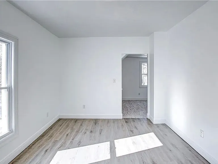 1308 W 87th St — Photo 5