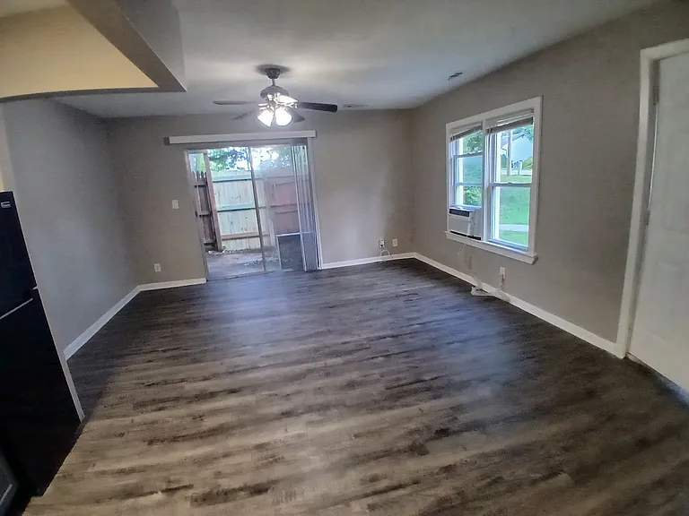 8828 N. Main — Photo 23
