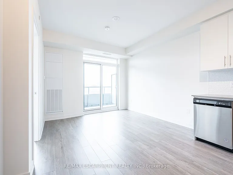 212 King William St #816 — Photo 11