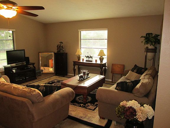 3rd image of 457 SW Eastport Cir