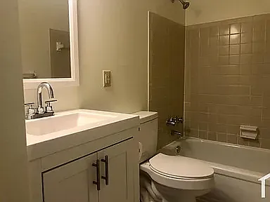 6138 Ridgeacres Dr #B — Photo 4