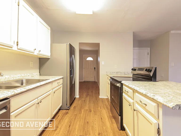 416 Woodcrest Way — Photo 8