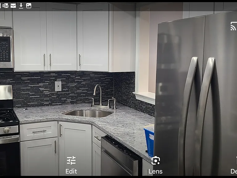 401 Hampton Ct — Photo 1