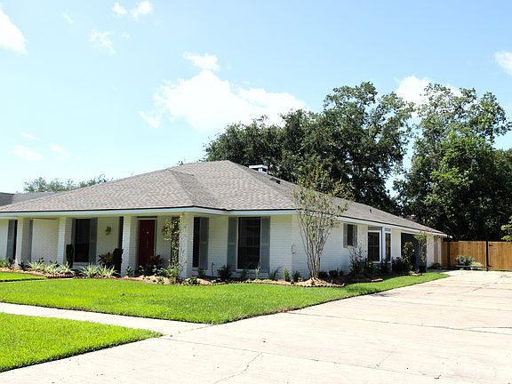 3rd image of 106 Warwicke Dr