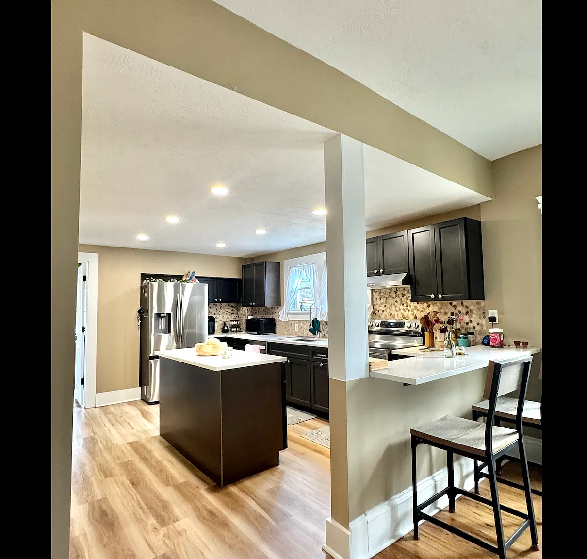3 bed, 1622 sqft, $1,000 — Photo 1
