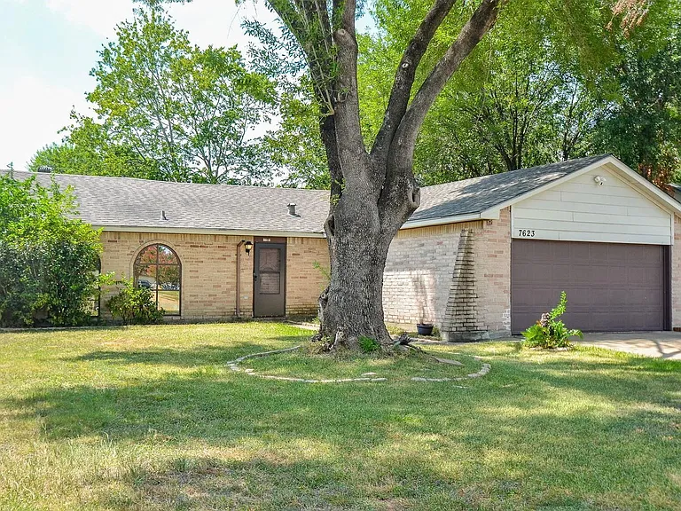 7623 Kite Hill Dr — Photo 2
