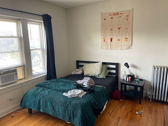 2nd image of 2343 N Sacramento Ave APT 3N