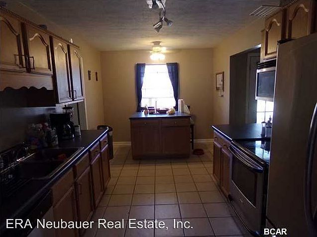 2nd image of 6303 Wallace Rd