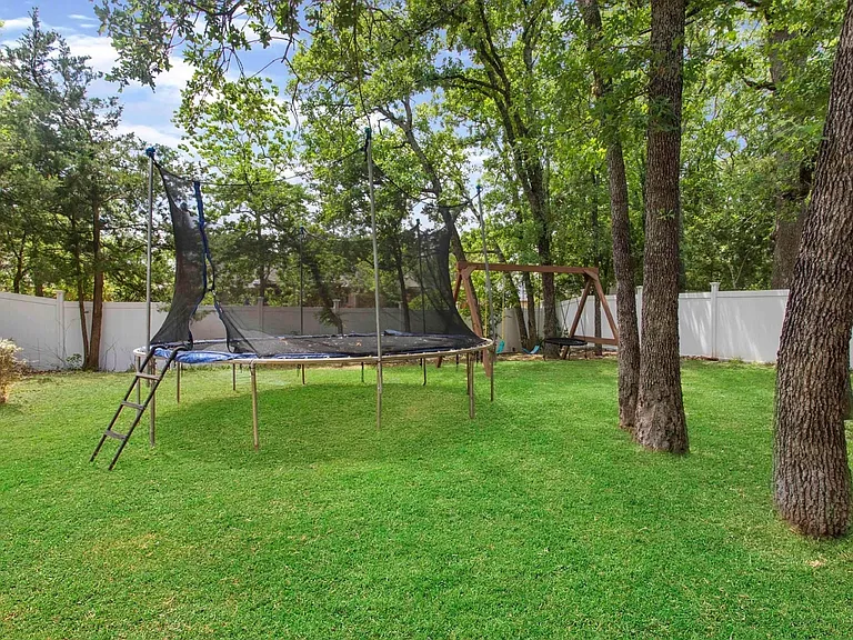 2902 Arroyo Ct S — Photo 5