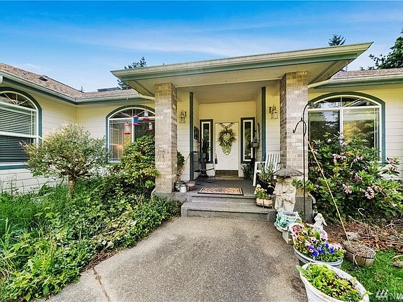 4th image of 10533 Nyla Ln SE