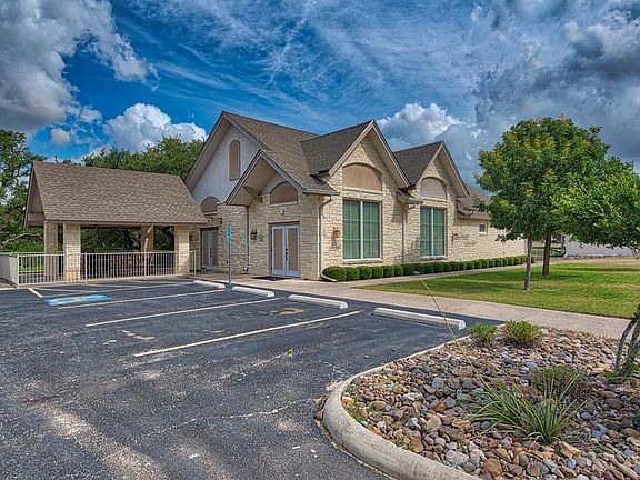 5th image of 1907 Chateau Ln N