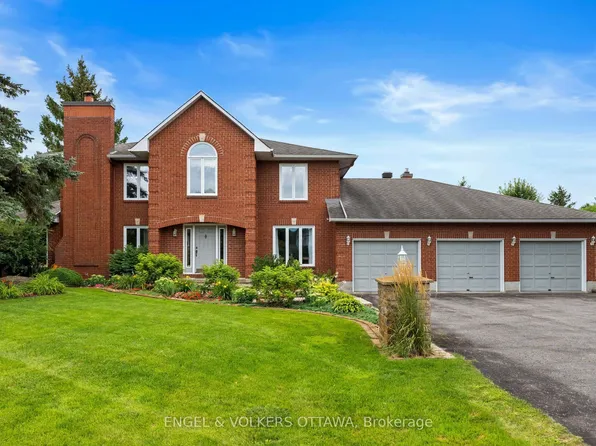 1088 Bravar Dr, Ottawa, ON K4M 1G3
