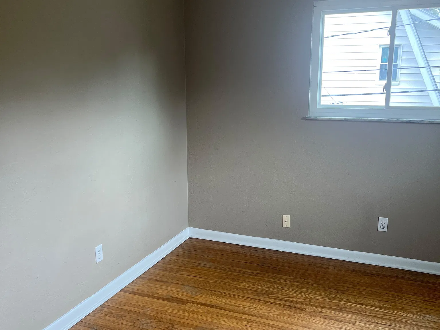 4422-4424 Westway Street - Upper — Photo 3