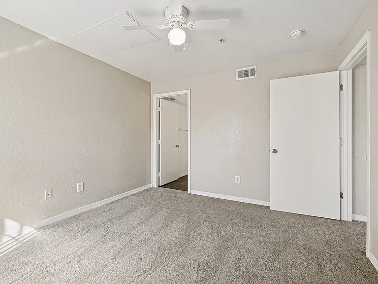 Vista Haven Apartment Homes — Photo 32