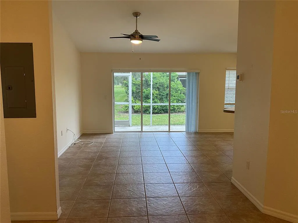 2 bed, 1.0 bath, 1128 sqft, $1,650 — Photo 2