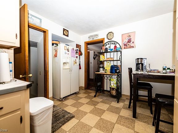 4th image of 663 Babbitt Rd
