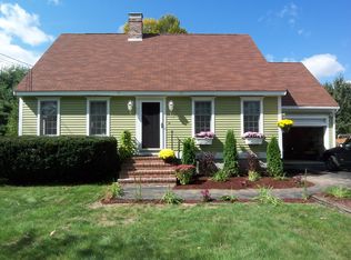 12 Juniper Ln, Saco, ME 04072