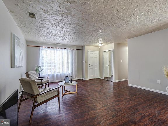 4th image of 9703 Cedarhollow Ln