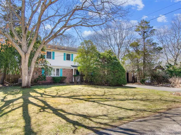 26 Lovell Road, Hampton Bays, NY 11946
