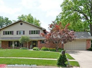 3525 Hillside Cir, Lincoln, NE 68506
